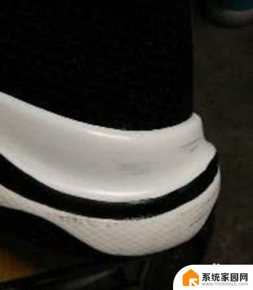 白鞋边的黑色痕迹怎么去除 白边鞋子蹭上黑色痕迹怎么清理