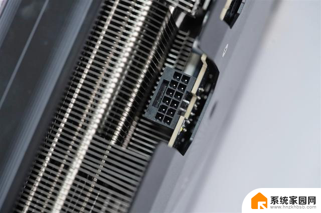 技嘉RTX 5070 Ti超级雕评测：高端玩家首选的游戏显卡
