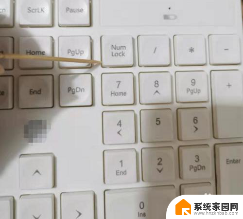联想电脑小键盘怎么打不出数字出来 键盘的数字小键盘变成箭头键了怎么改回数字键