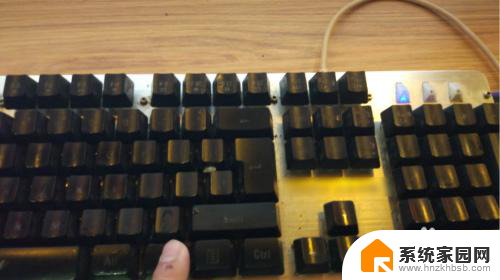 怎么换键盘灯光 机械键盘灯光切换方法