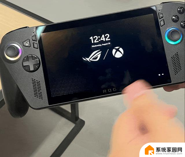 首款Xbox掌机正式发布，瘦身版Windows带来哪些变化？